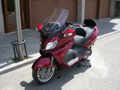 Suzuki Burgman 650 Vermelha