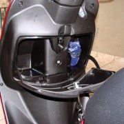 Porta-luvas da Honda Lead 110