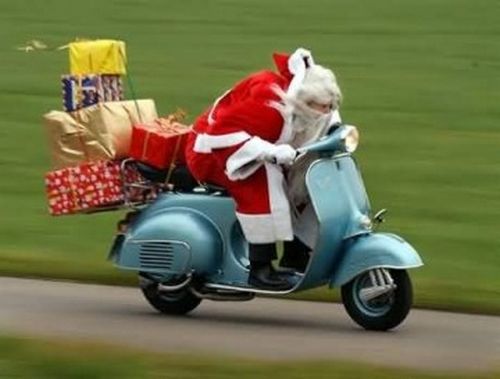 Papai Noel de Vespa