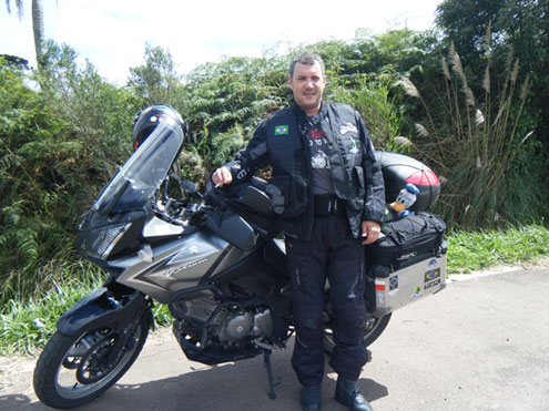 Policarpo Jr e sua V-Strom 650