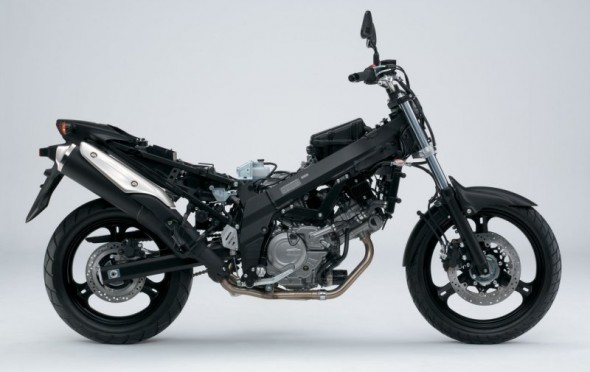 Suzuki DL-650 V-Strom sem tanque e carenagens