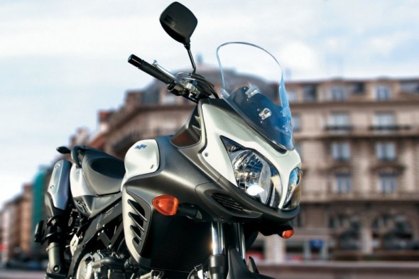 Suzuki DL-650 V-Strom na cidade 2