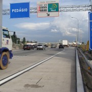 Transito congestionado no pedágio da Castelo Branco