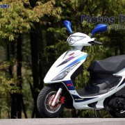 Suzuki Burgman 125ie 2011 Branco e Azul