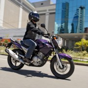 Yamaha YS250 Fazer 2012 Roxa