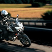 Suzuki DL-650 V-Strom na pista