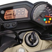 Painel da Yamaha XJ6 N 2012