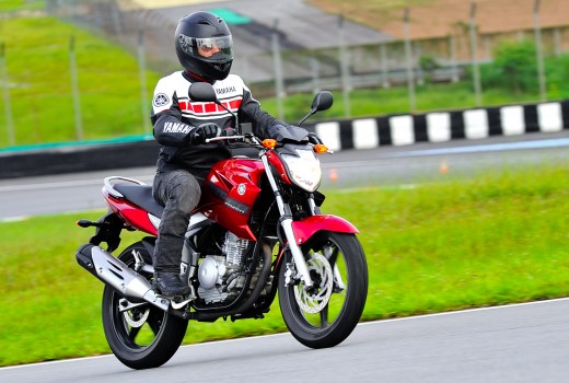 Yamaha YS-250 Fazer 2011 Vermelha